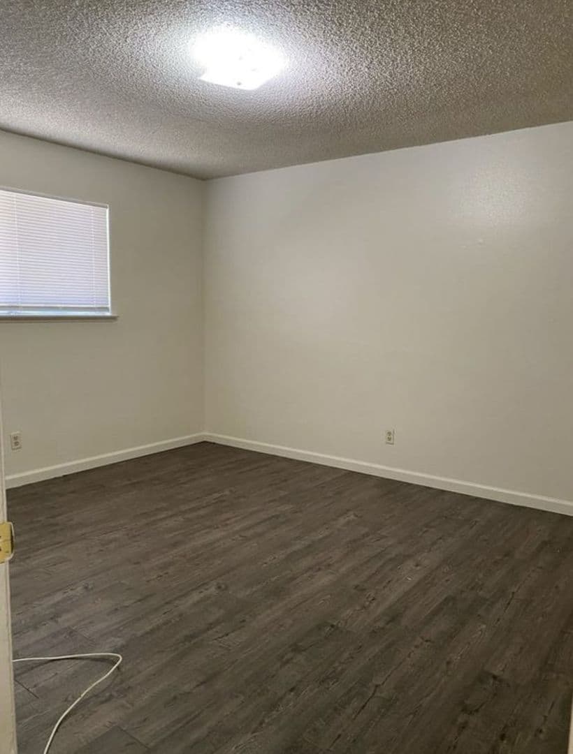 Atwater Apartment: 634 Cedar Ave