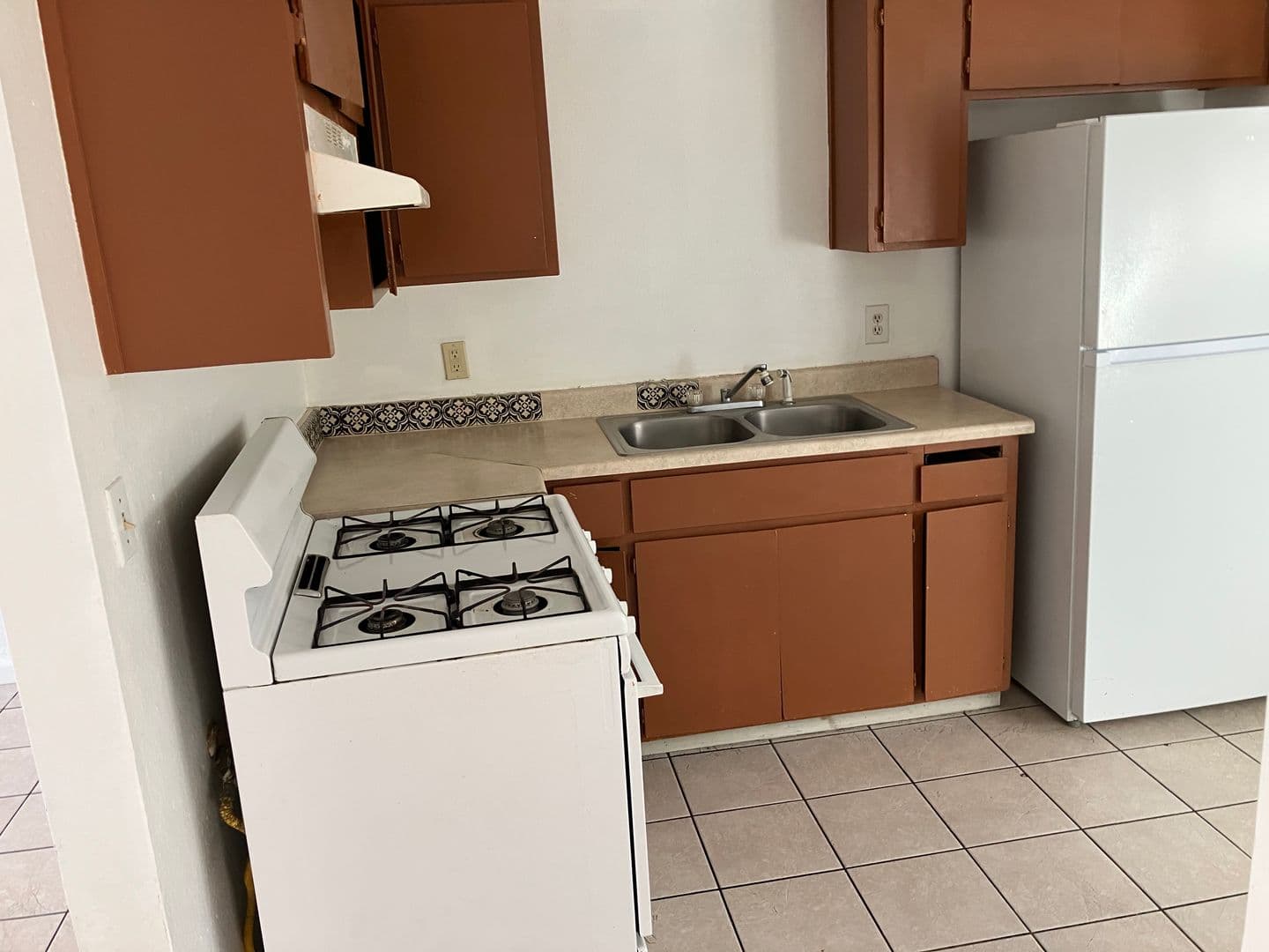 Merced Apartment: 928 W 13th St