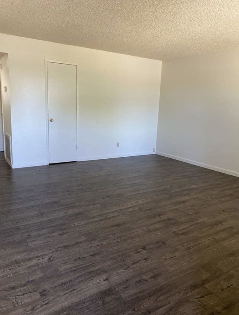 Atwater Apartment: 634 Cedar Ave