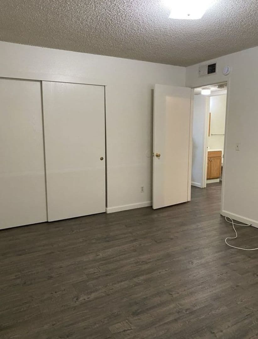 Atwater Apartment: 634 Cedar Ave