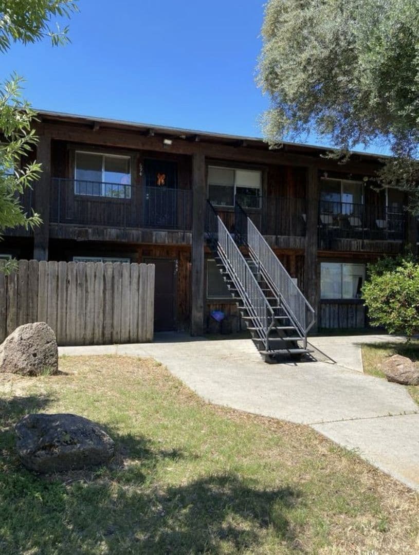 Atwater Apartment: 634 Cedar Ave