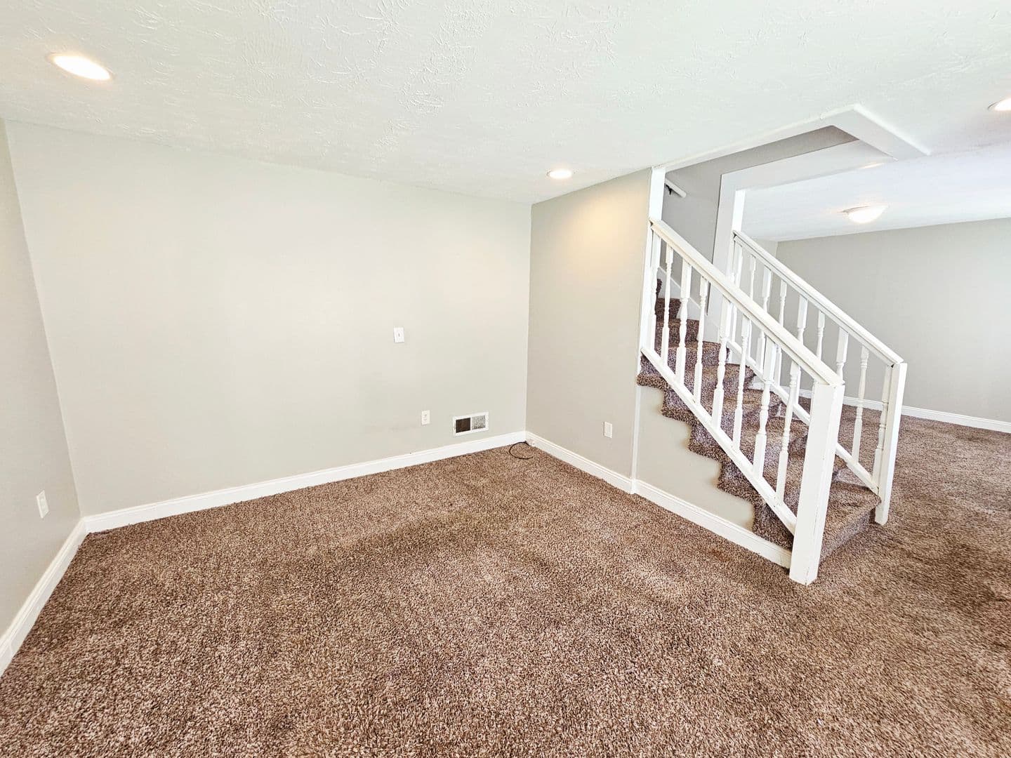 Columbus House: 1191 Duxberry Avenue