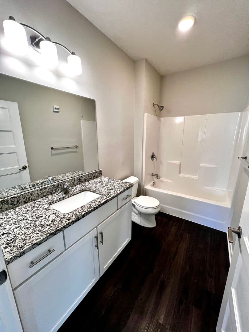 Omaha Apartment: 3412 Dodge Street