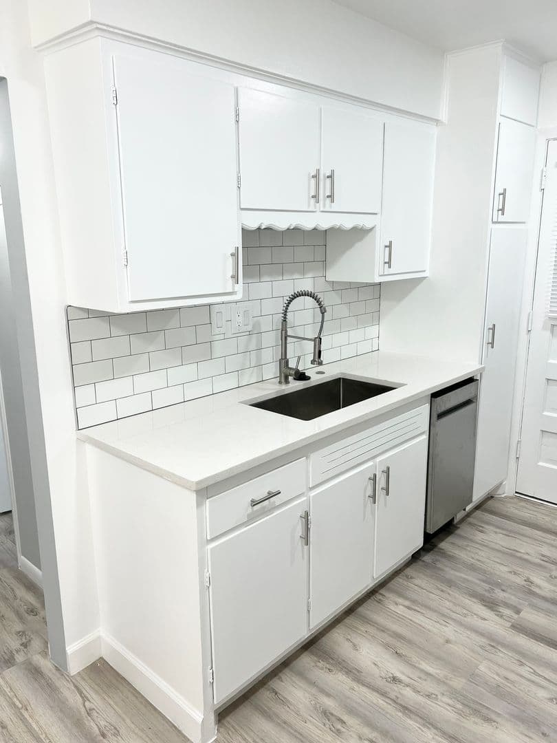 Omaha Apartment: 3701-3705 Jones St