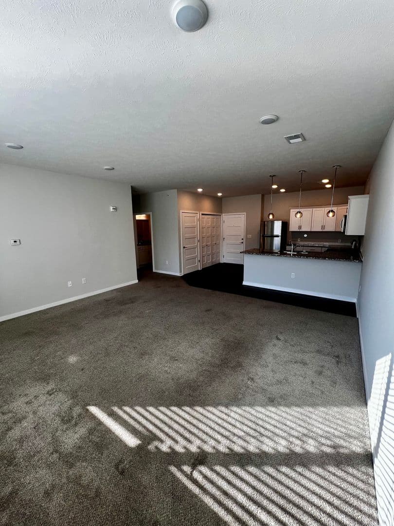 Omaha Apartment: 3412 Dodge Street