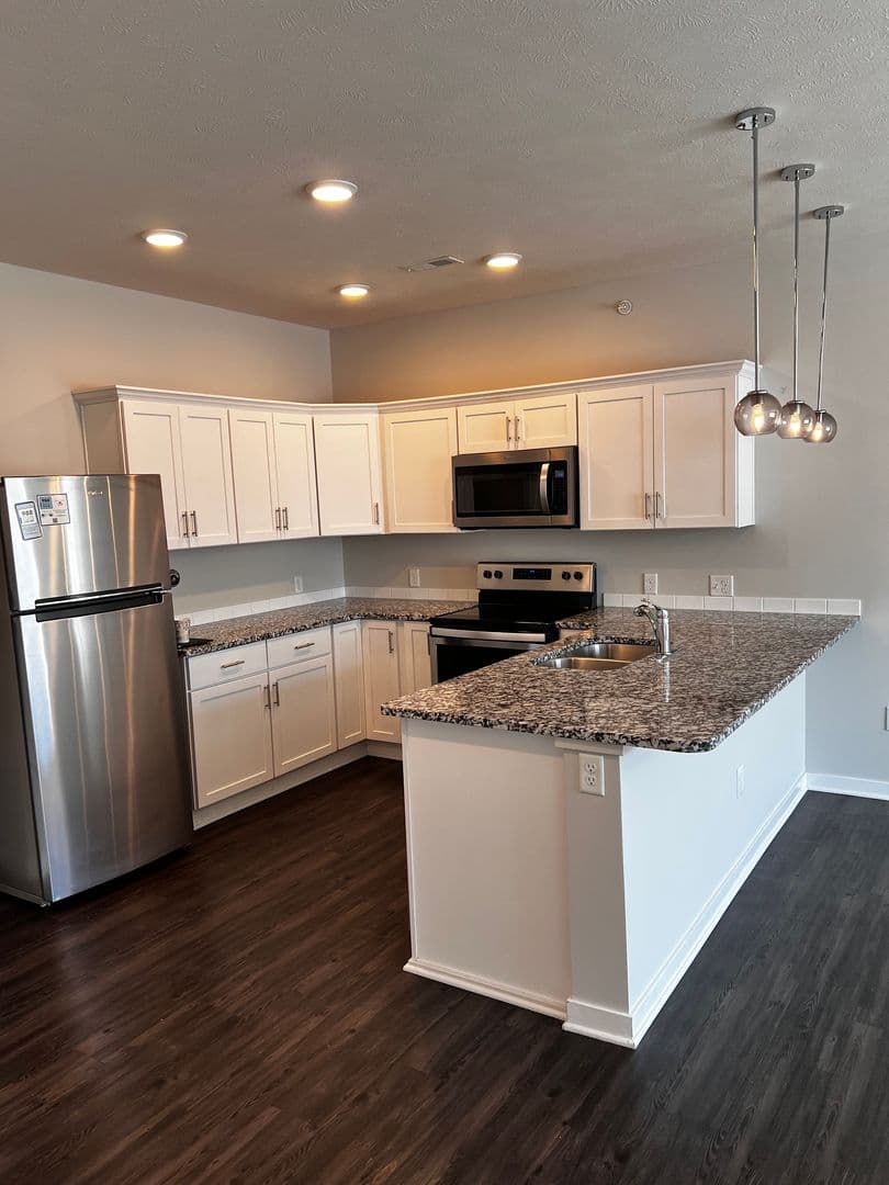 Omaha Apartment: 3412 Dodge Street