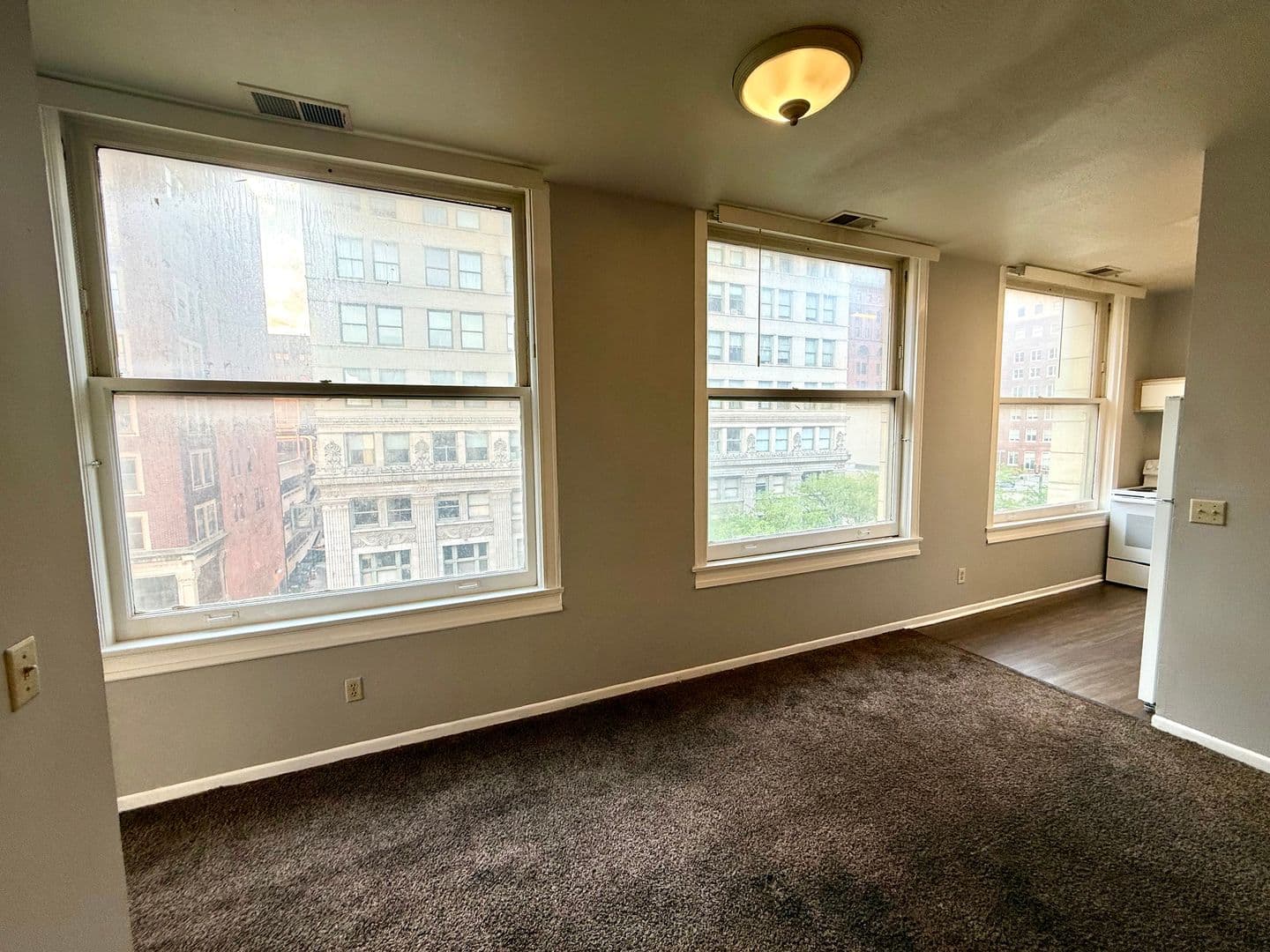 Omaha Apartment: 305 South 16th Street