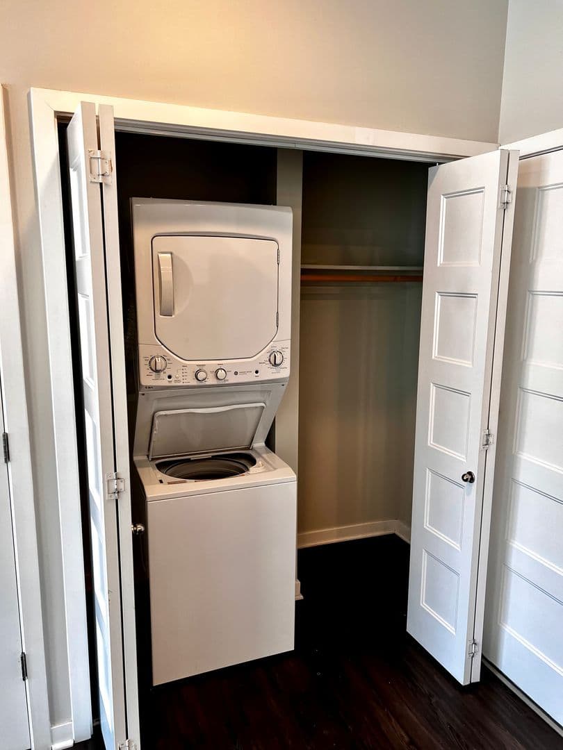 Omaha Apartment: 3412 Dodge Street
