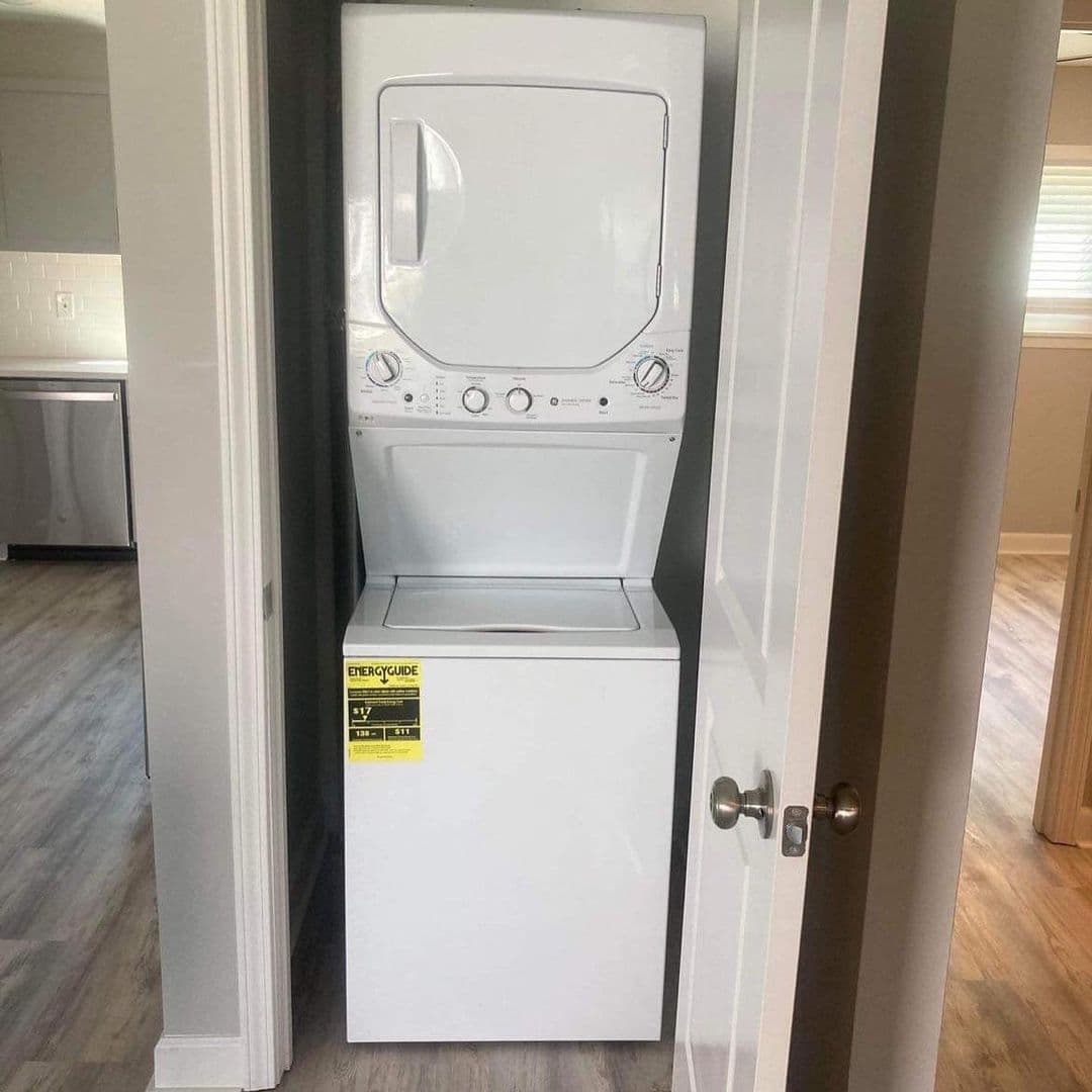 Shawnee Apartment: 6013 King Street
