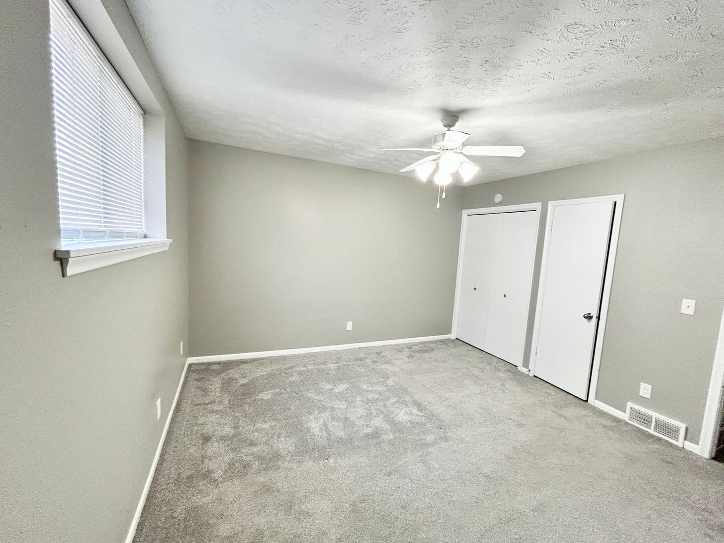 Omaha Apartment: 4813 Underwood Avenue