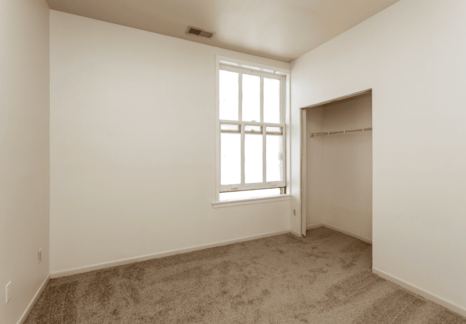 Omaha Apartment: 305 South 16th Street
