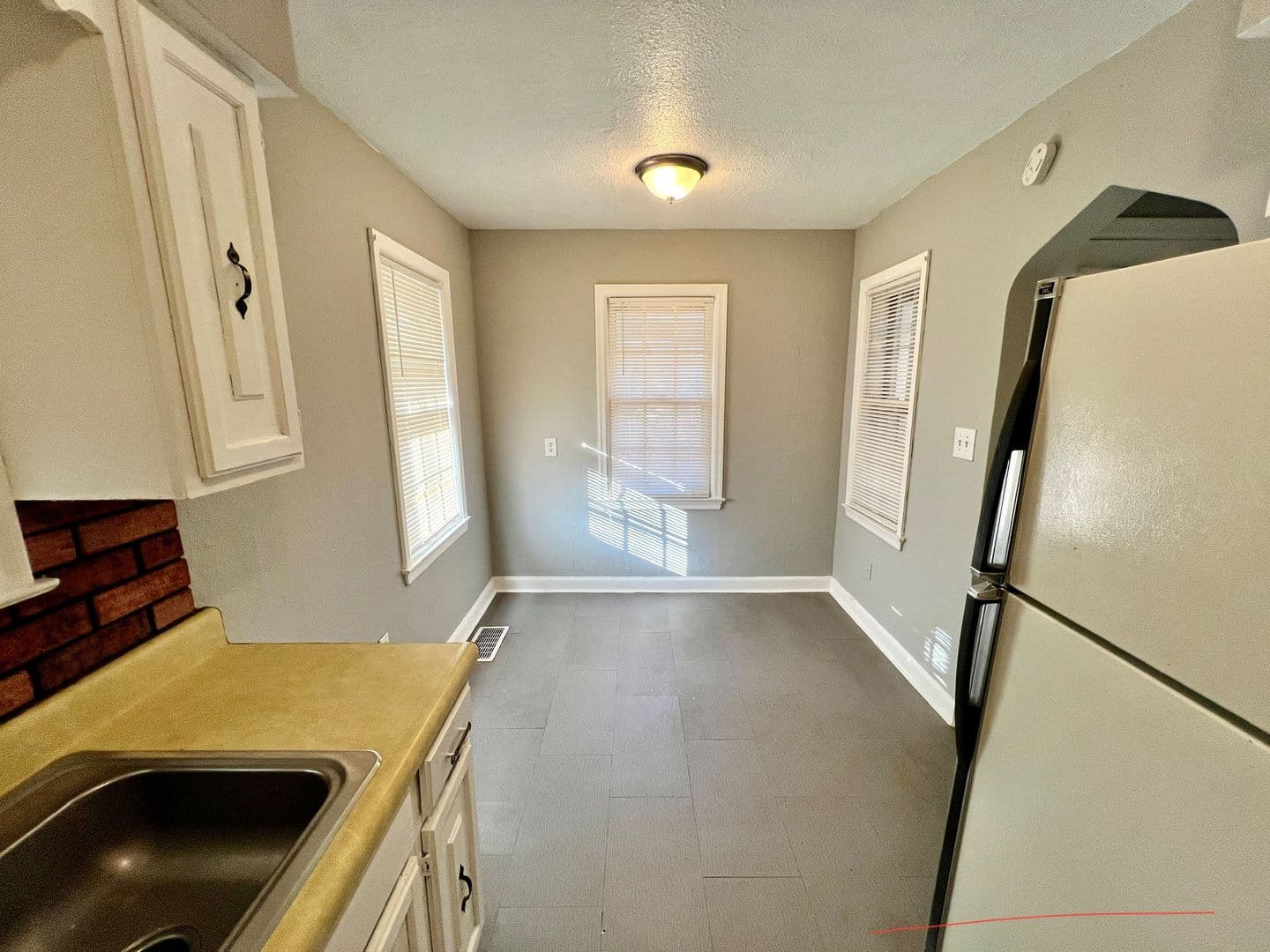 Independence House: 2304 S Hall Road