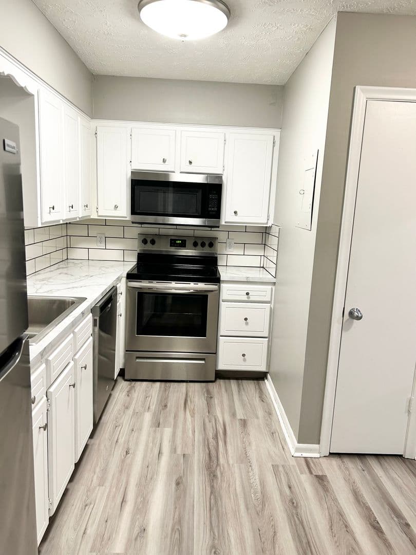 Omaha Apartment: 4813 Underwood Avenue