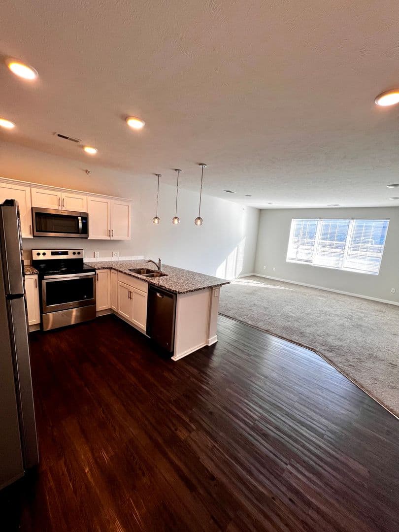 Omaha Apartment: 3412 Dodge Street