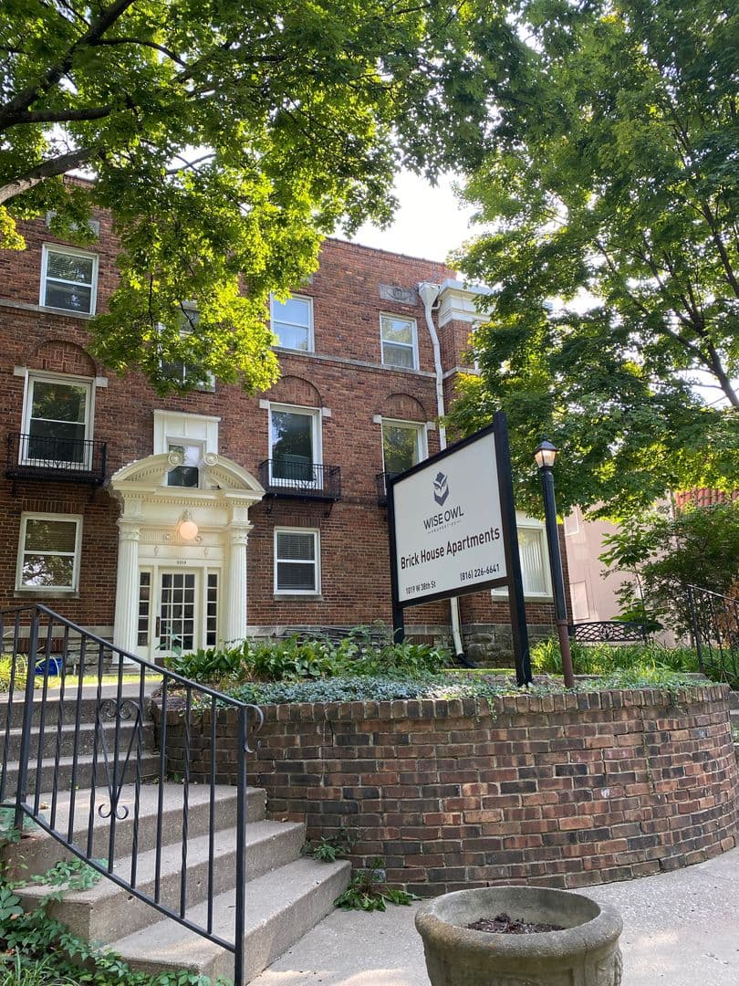 Kansas City Apartment: 127-129 E 46th, 131-133 E 46th , 1019 W 38th Street