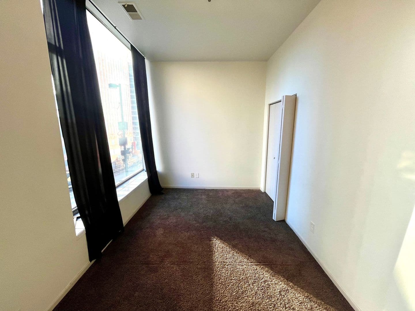 Omaha Apartment: 305 South 16th Street