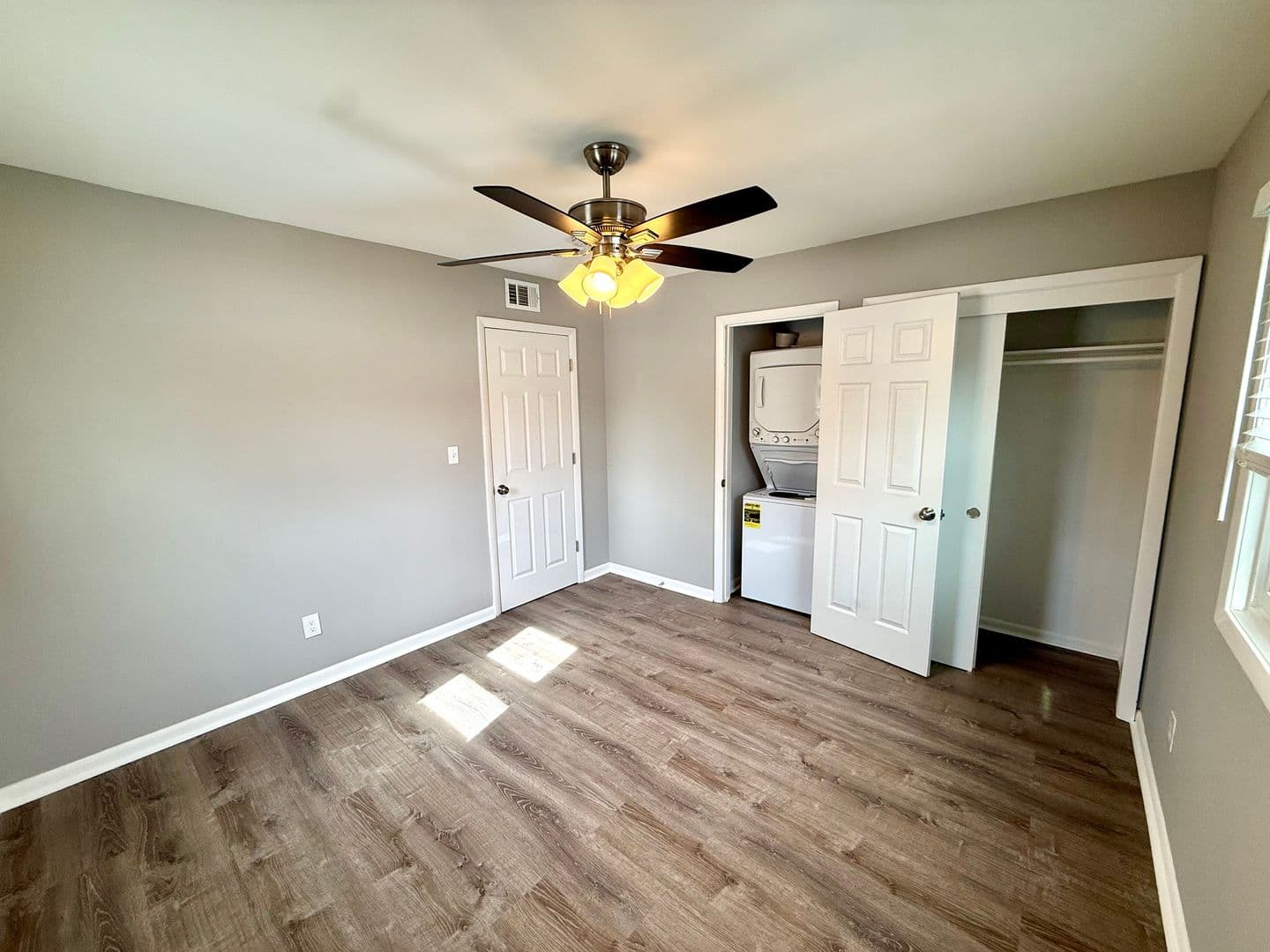 Omaha Apartment: 3569-3571 Davenport St