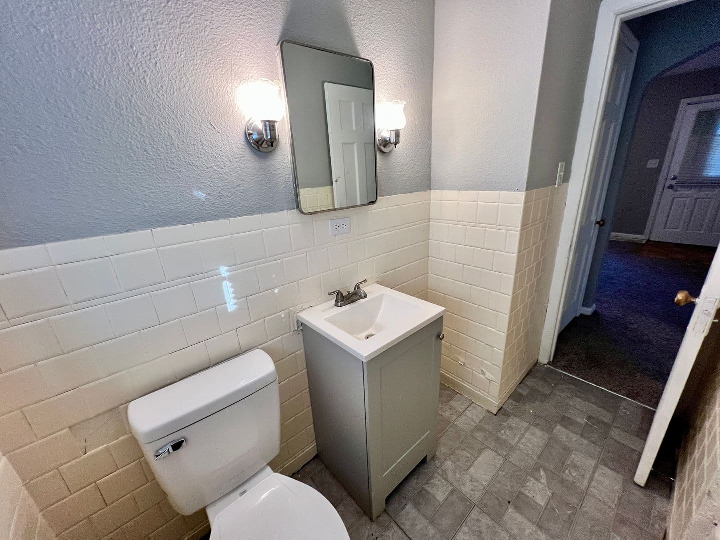 Independence House: 2304 S Hall Road