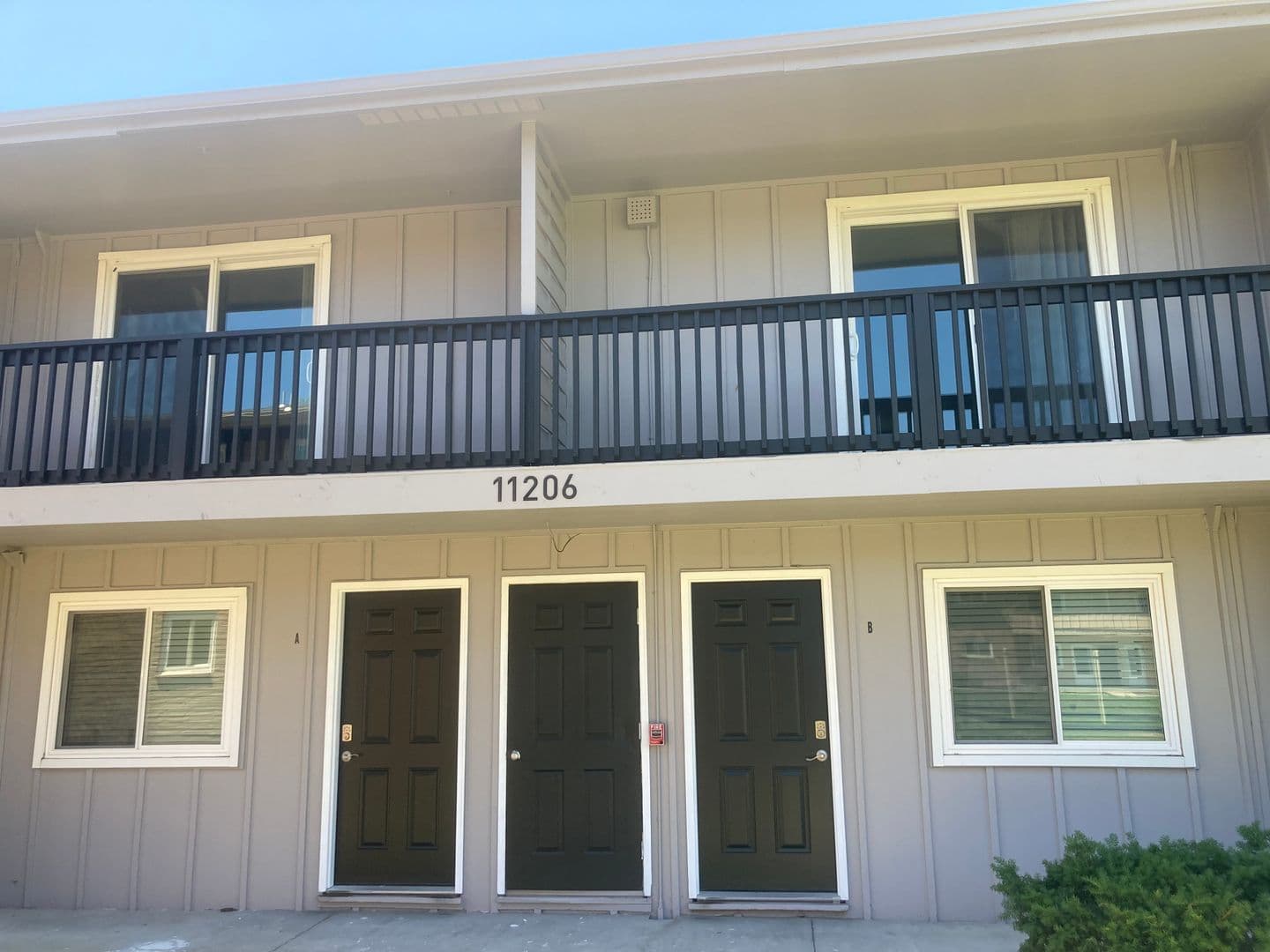 Shawnee Apartment: 6013 King Street