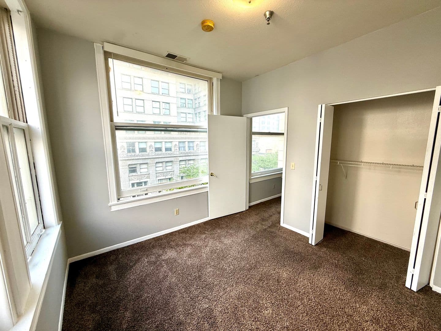 Omaha Apartment: 305 South 16th Street