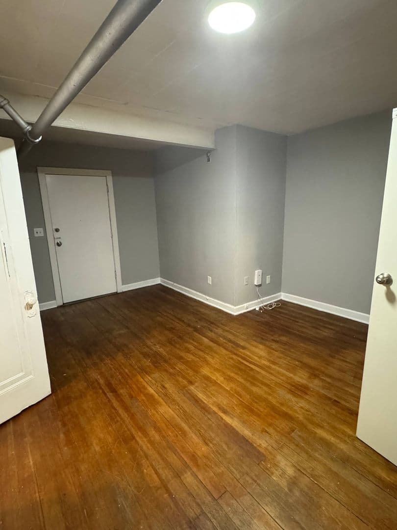 Kansas City Apartment: 127-129 E 46th, 131-133 E 46th , 1019 W 38th Street