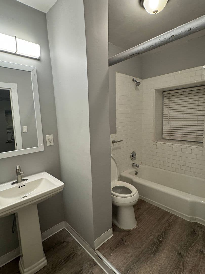 Kansas City Apartment: 127-129 E 46th, 131-133 E 46th , 1019 W 38th Street