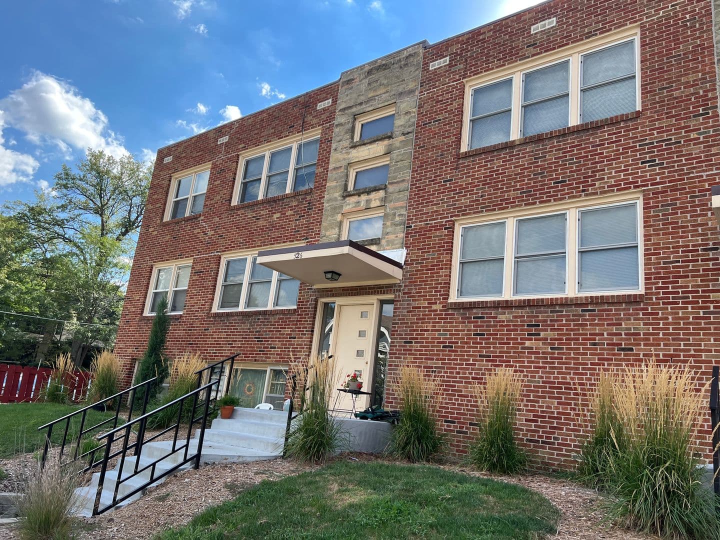 Omaha Apartment: 3701-3705 Jones St