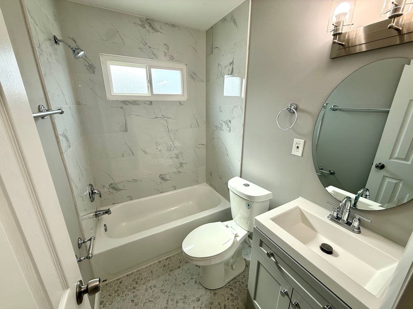 Omaha Apartment: 3569-3571 Davenport St