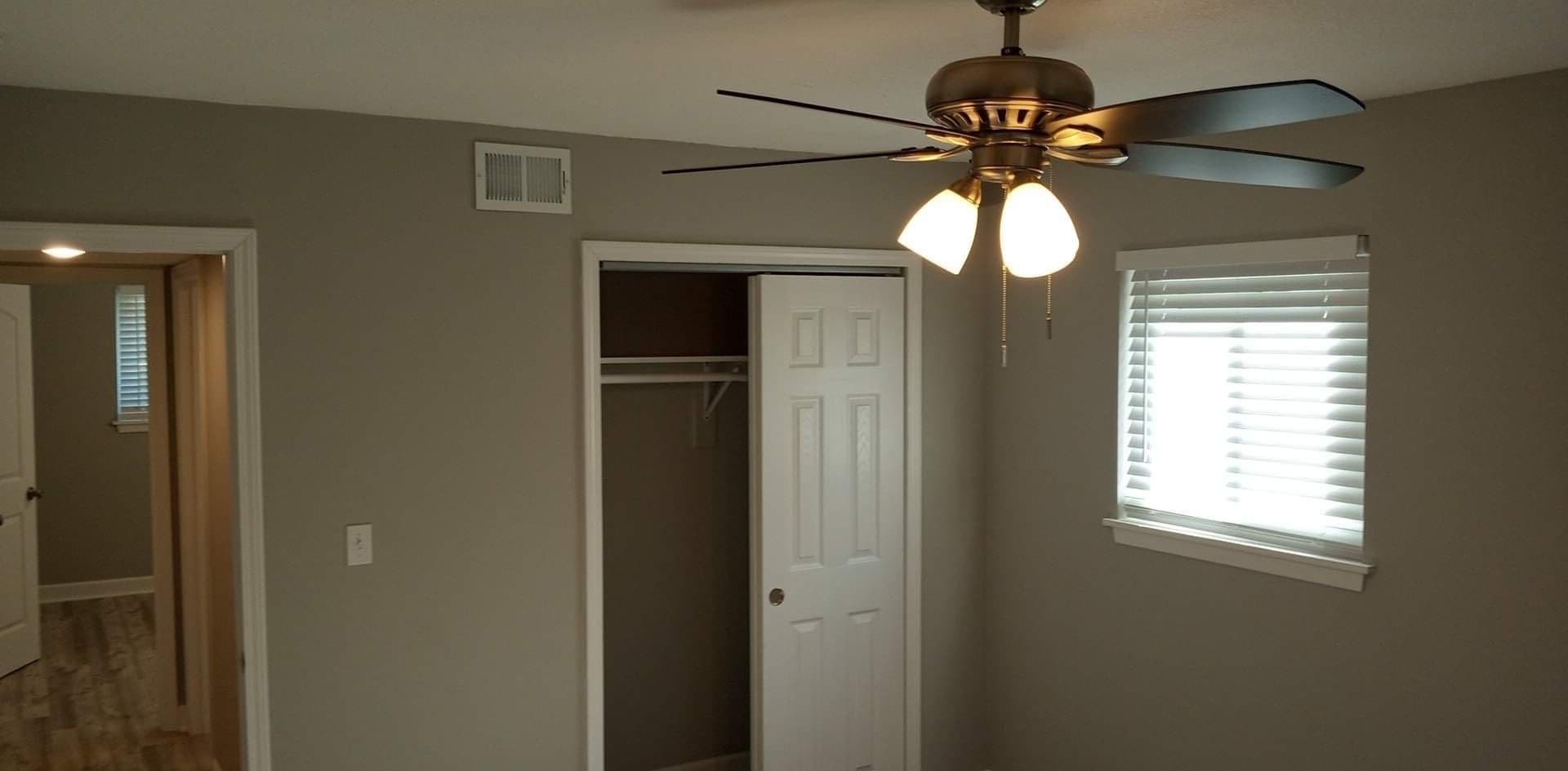 Shawnee Apartment: 6013 King Street