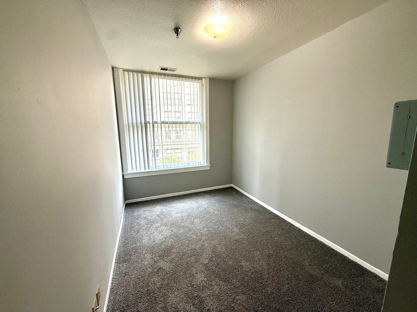 Omaha Apartment: 305 South 16th Street