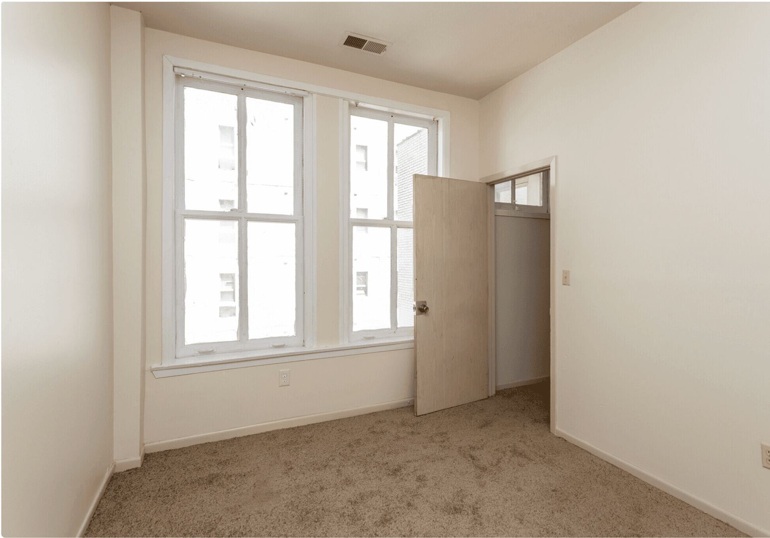 Omaha Apartment: 305 South 16th Street