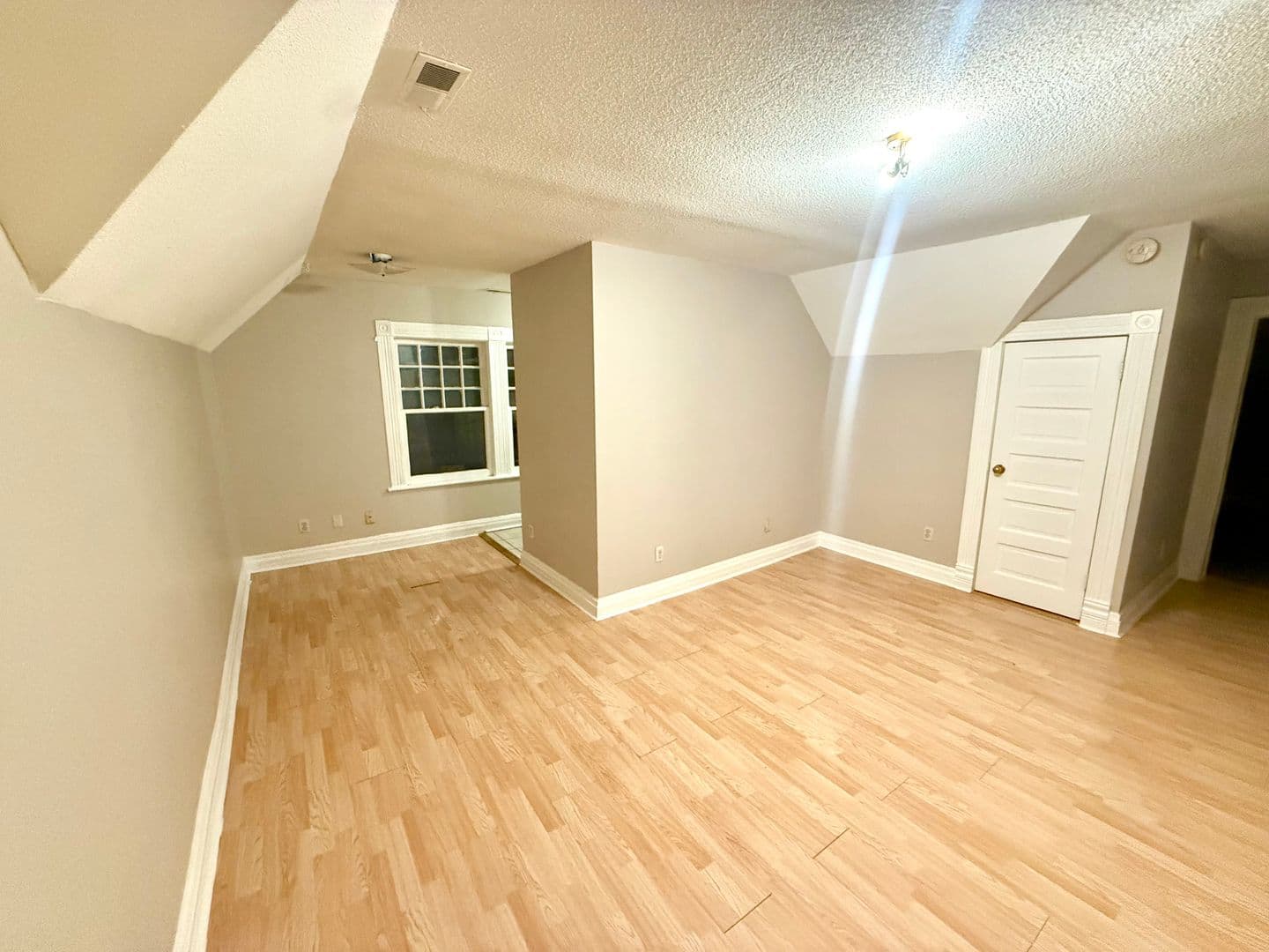 Omaha Apartment: 3608 Jackson Street