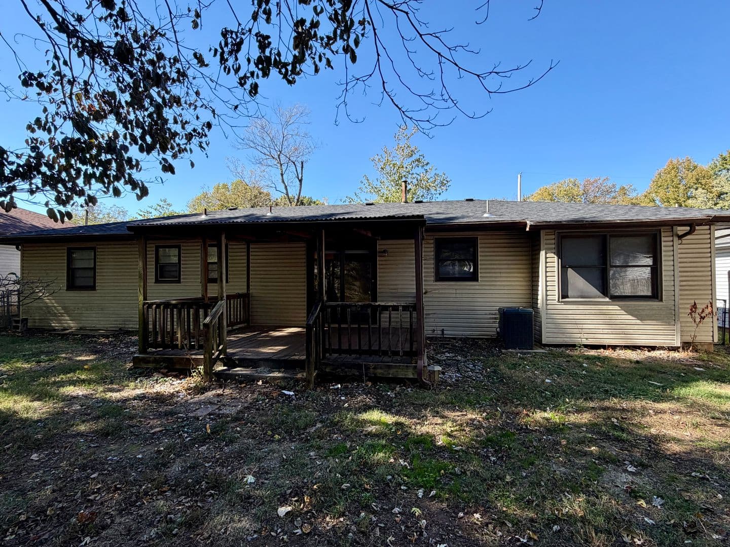 Springfield House: 1104 S Paula