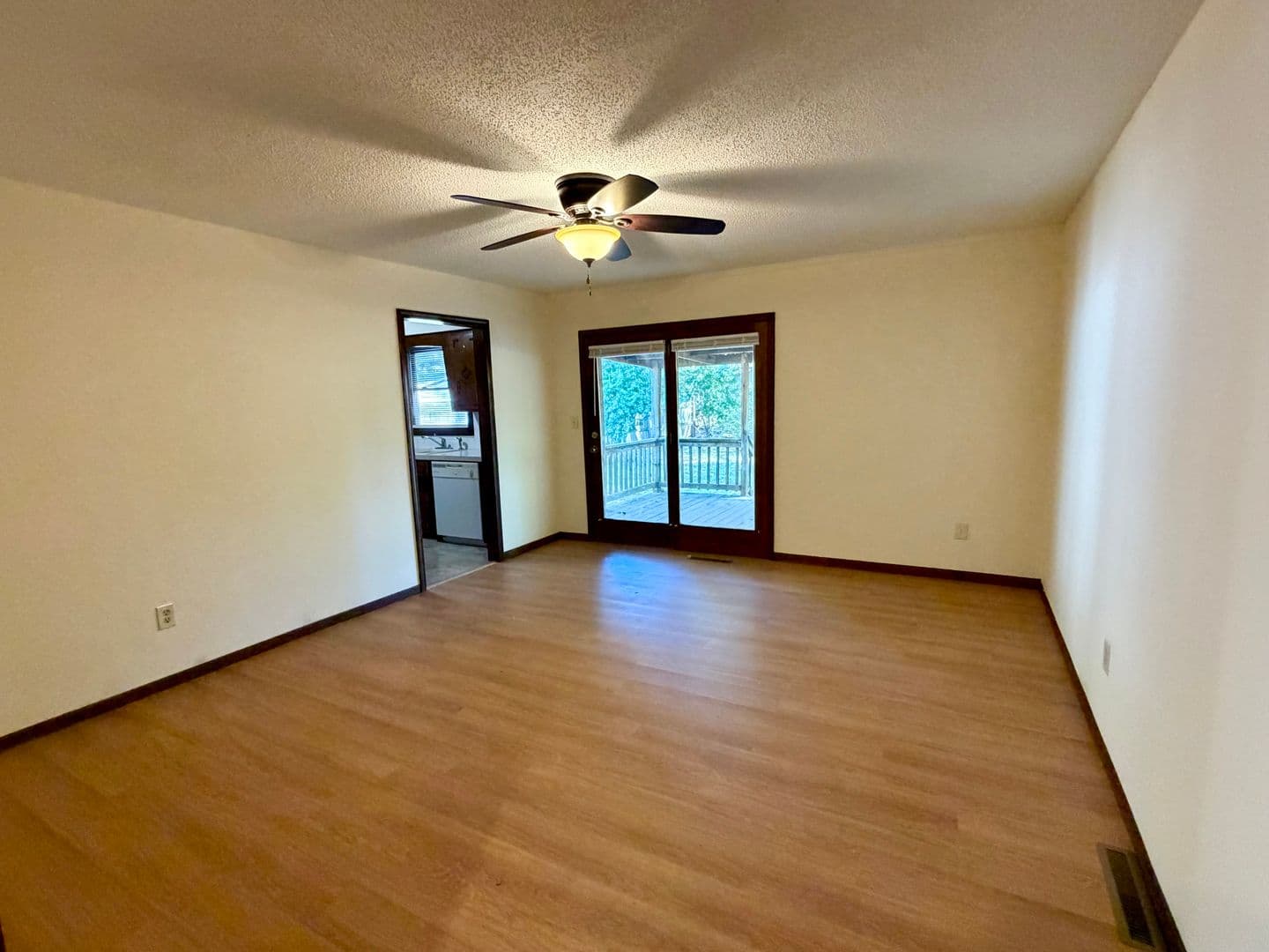 Springfield House: 1104 S Paula