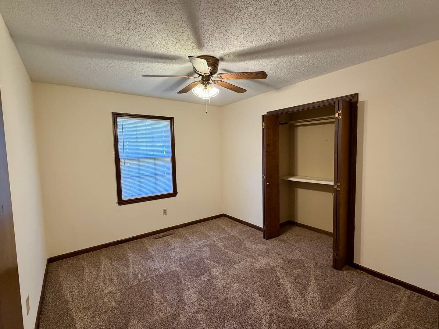 Springfield House: 1104 S Paula