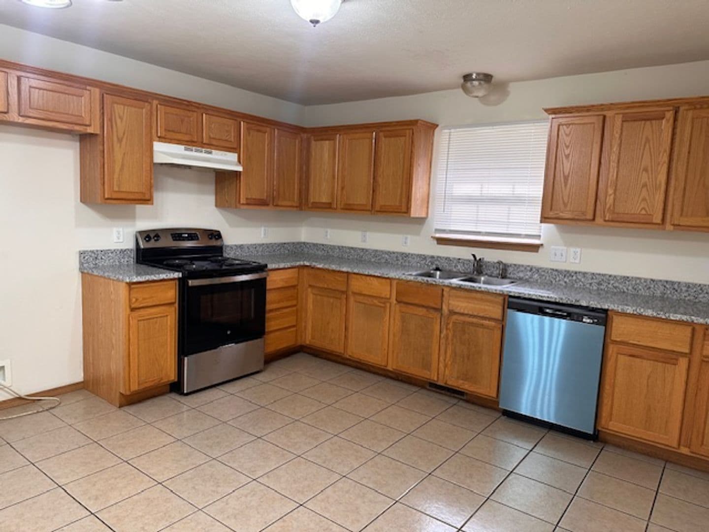 Springfield House: 3425 S Juniper