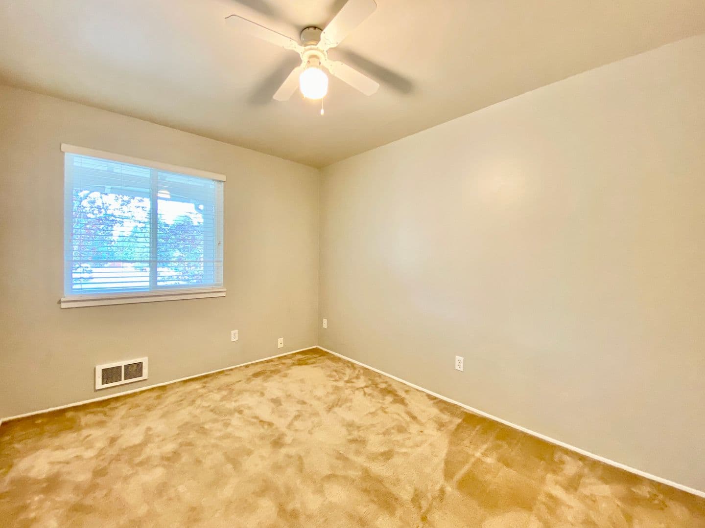 Bellevue Townhome: 12251 SE 59th St #5906