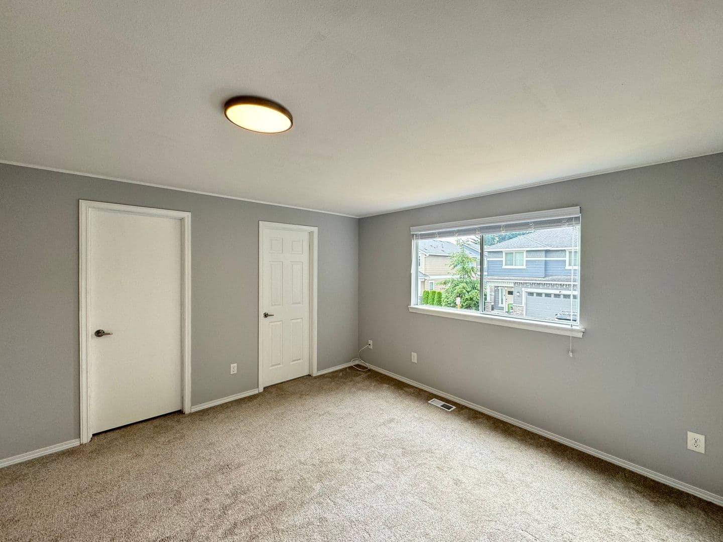 Lynnwood House: 16023 2nd Pl W