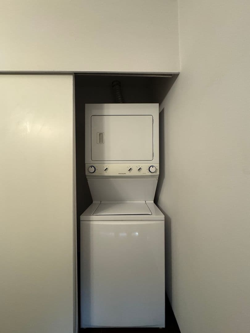 Seattle Apartment: 11 West Mercer Street