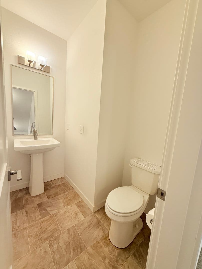 Bellevue Townhome: 15887 NE 14th Rd Unit #7.3