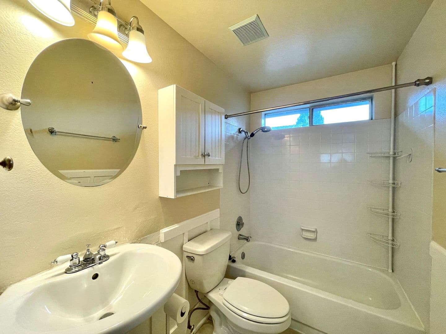 Issaquah House: 24309 SE 42nd St