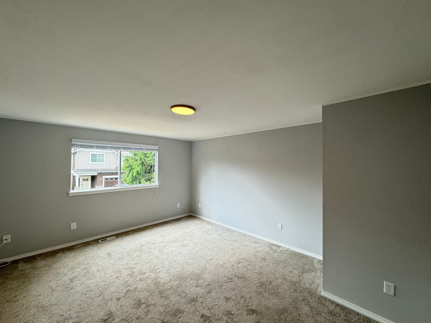 Lynnwood House: 16023 2nd Pl W