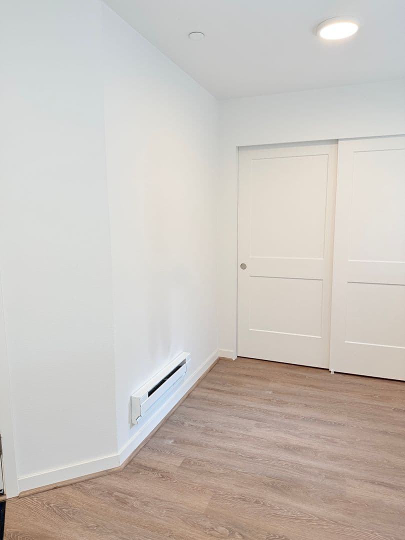 Bellevue Townhome: 15887 NE 14th Rd Unit #7.3