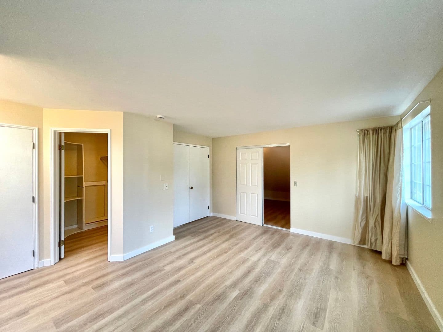 Issaquah House: 24309 SE 42nd St