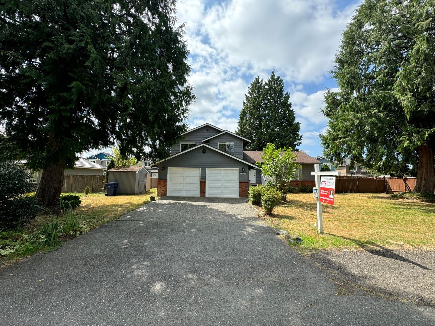 Lynnwood House: 16023 2nd Pl W