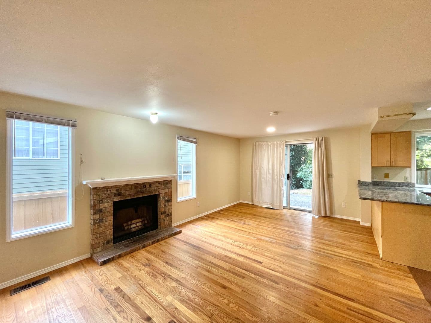 Issaquah House: 24309 SE 42nd St