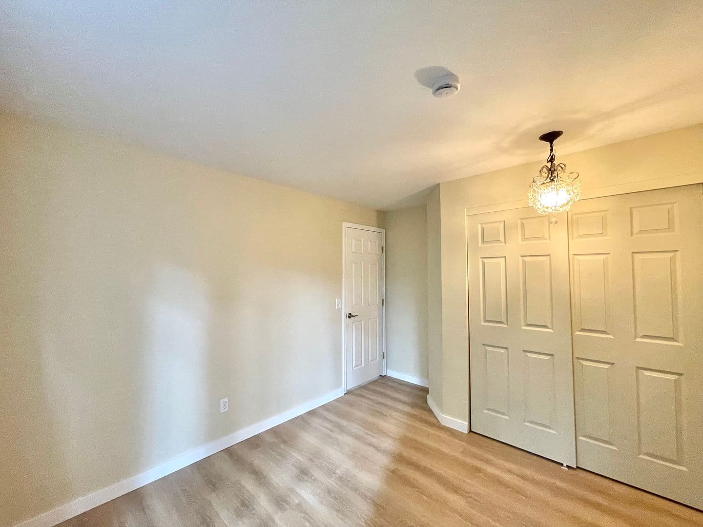 Issaquah House: 24309 SE 42nd St