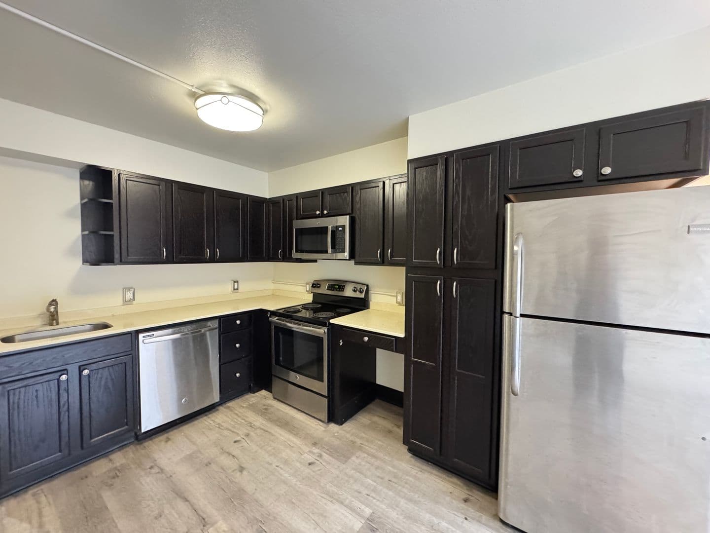Everett Apartment: 3515 Hoyt Ave