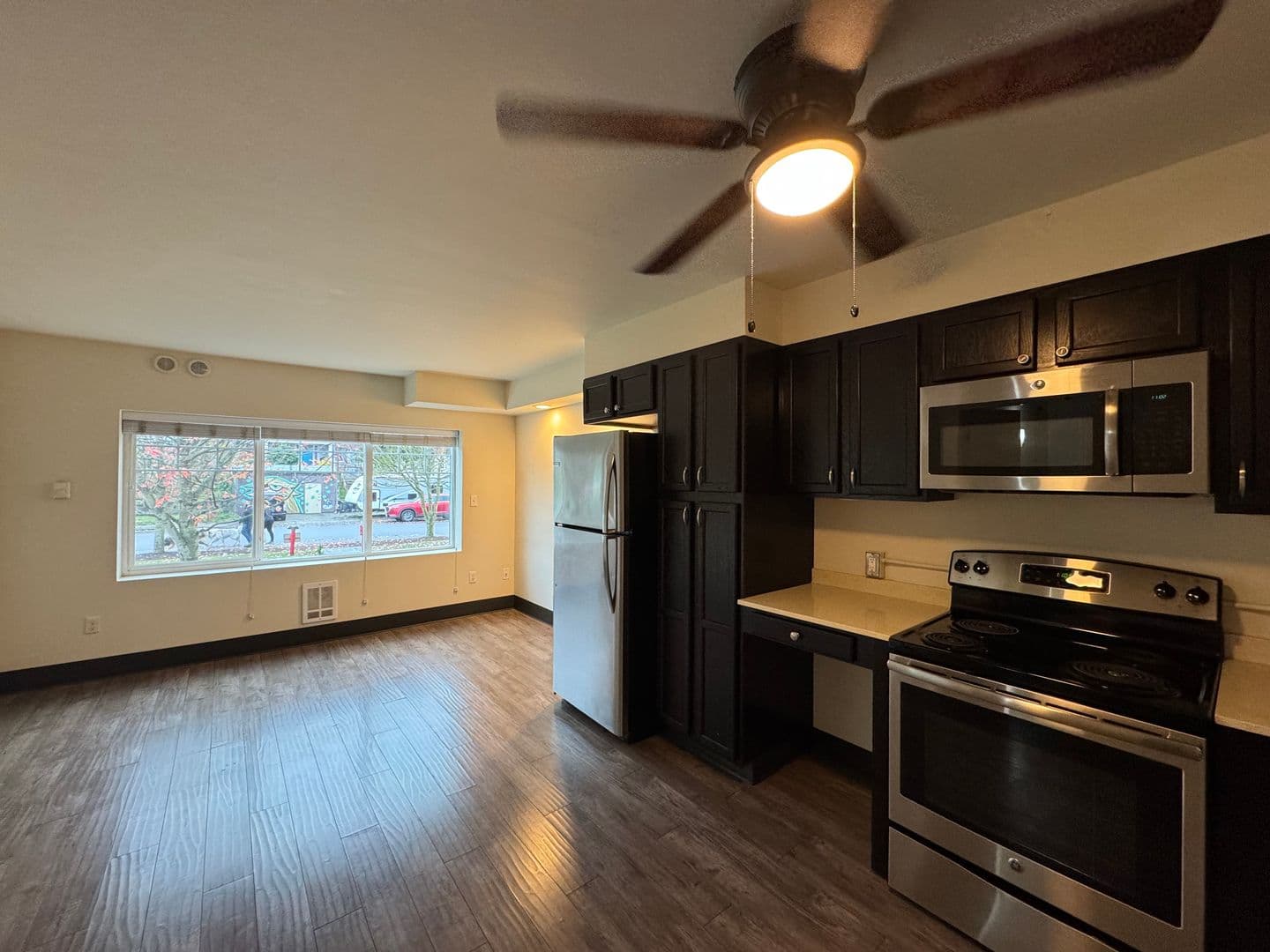 Everett Apartment: 3515 Hoyt Ave