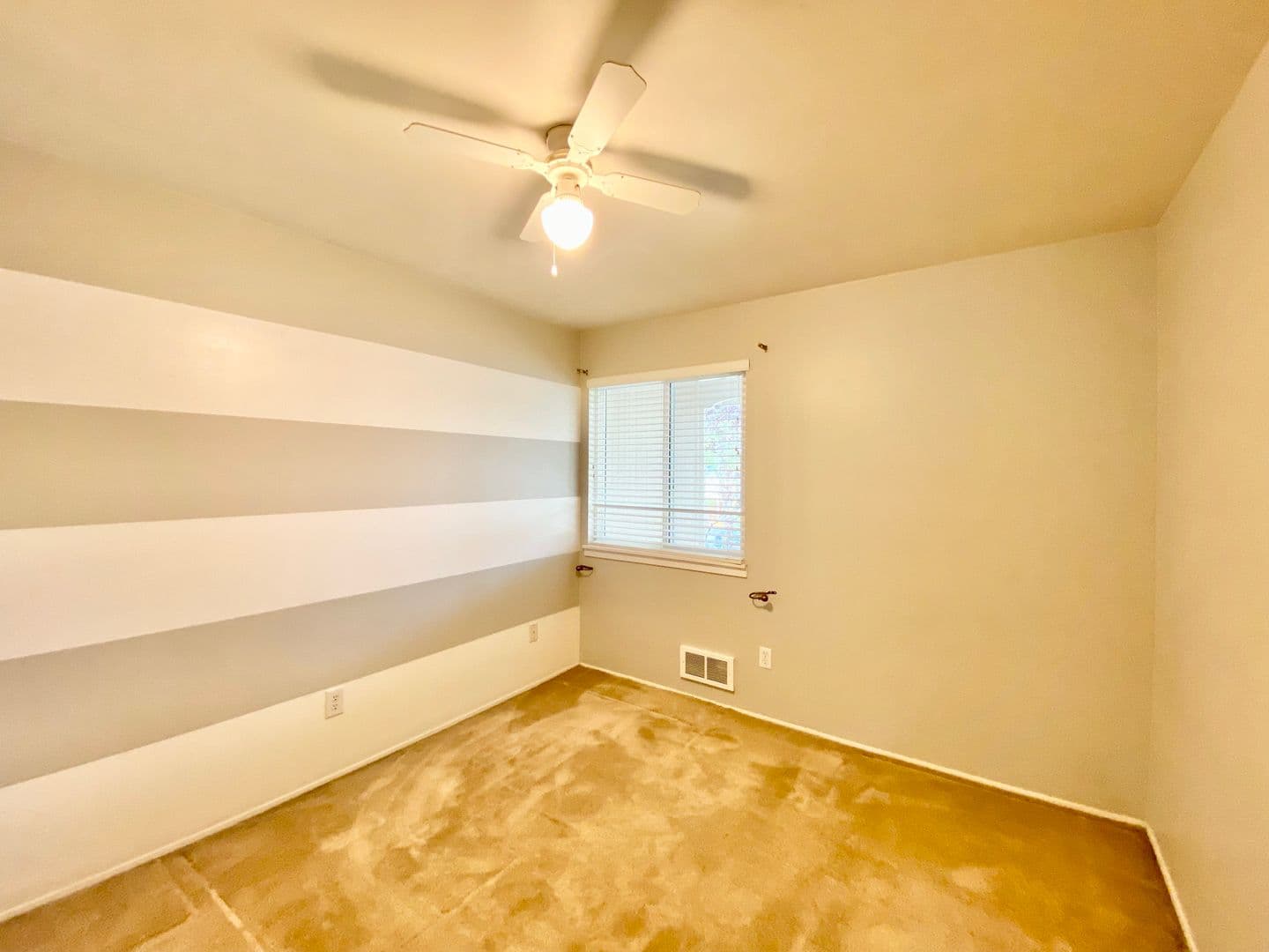 Bellevue Townhome: 12251 SE 59th St #5906